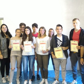 Studenti del Liceo dello Sport di Arma di Taggia conseguono il brevetto di assistenti bagnanti