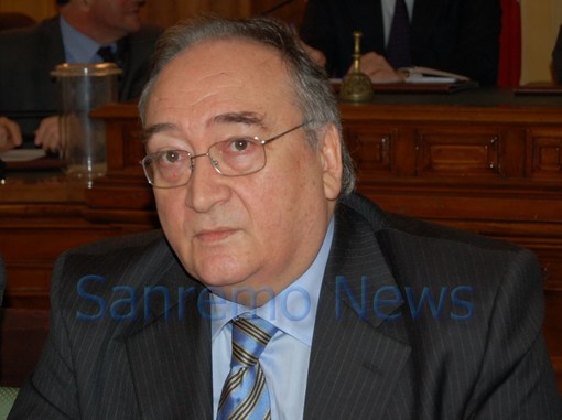 Bordighera: prelevati documenti e supporti informativi dal 'pool' del Prefetto