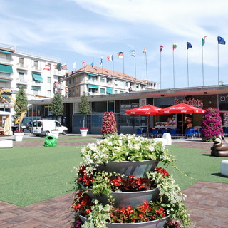 Sanremo: tornano a sventolare da oggi sul solettone di piazza Colombo le bandiere europee