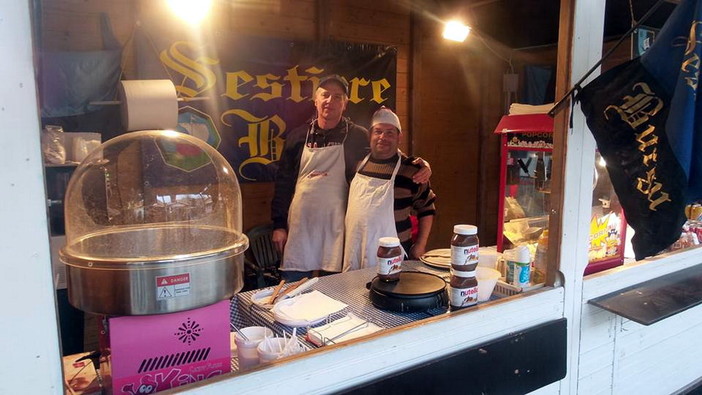 Ventimiglia: ancora per pochi giorni ai 'Mercatini di Natale' la bancarella del Sestiere Burgu
