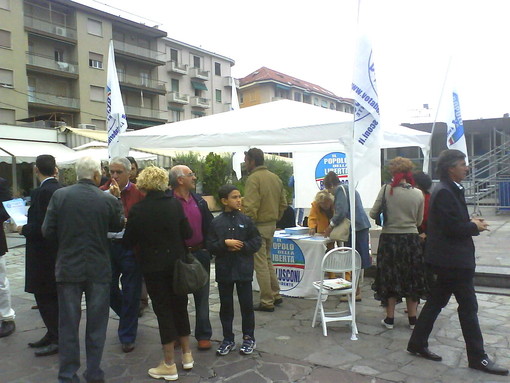 Banchetto referendum e Giustizia, prosegue l'azione del Pdl, domani presidio ad Imperia Oneglia