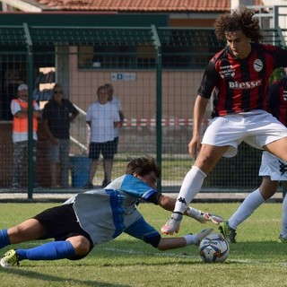Besmir Balla, qua in azione con la maglia dell'Argentina Arma, potrebbe essere secondo indiscrezioni un nome nell'agenda della Sanremese