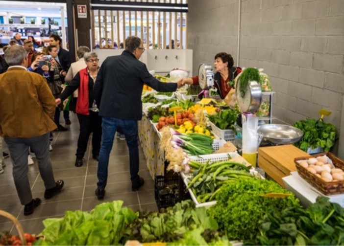 Elezioni Sanremo: Alberto Biancheri al mercato annonario per la riapertura dopo i lavori Elezioni Sanremo: Alberto Biancheri al mercato annonario per la riapertura dopo i lavori