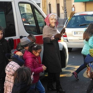Taggia: grazie alla Croce Rossa locale ieri la Befana ha portato dolci e caramelle ai bambini (Foto) Taggia: grazie alla Croce Rossa locale ieri la Befana ha portato dolci e caramelle ai bambini (Foto)