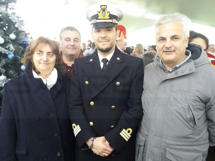 Sanremo: tanta gente in piazzale Vesco per il classico appuntamento con 'Babbo Natale dal mare' (Foto e Video) Sanremo: tanta gente in piazzale Vesco per il classico appuntamento con 'Babbo Natale dal mare' (Foto e Video)