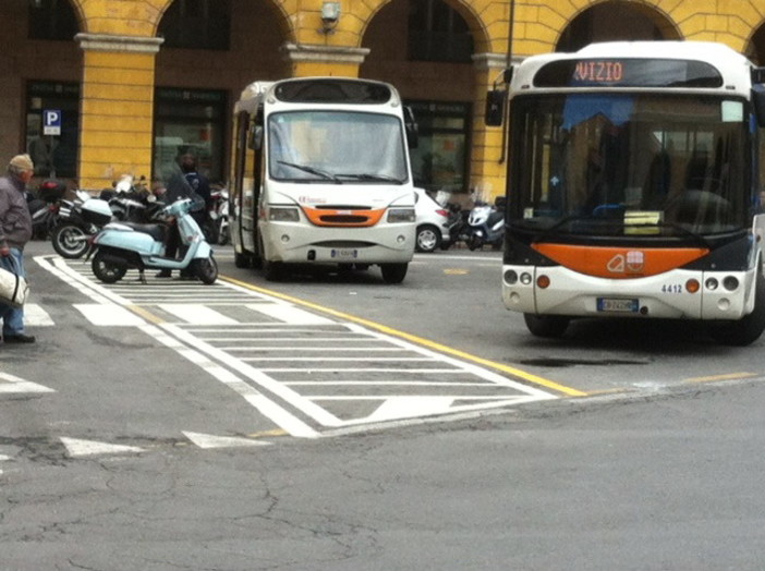 Imperia: nuova segnaletica in piazza Dante, un altro lettore esprime dubbi