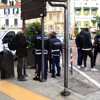 Le immagini da piazza Colombo