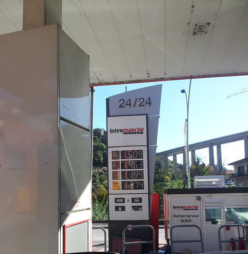 Tempi duri per le auto a gasolio in Francia: aumenti sul prezzo e dal 2025 stop alla vendita Tempi duri per le auto a gasolio in Francia: aumenti sul prezzo e dal 2025 stop alla vendita