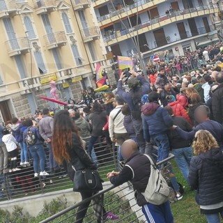 Sanremo: 20 persone in piedi ieri mattina sulla balaustra in Pian di Nave, ecco perchè ha ceduto (Foto)