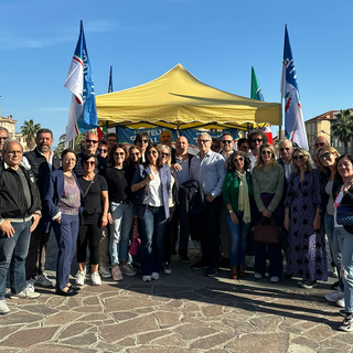 Elezioni Sanremo, Fratelli d'Italia incontra i cittadini con un gazebo in piazza Colombo