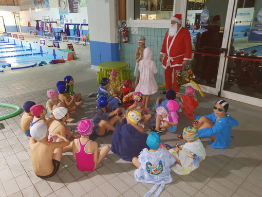 Grazie a Sport Management Babbo Natale arriva al Centro Sportivo Natatorio di Bordighera