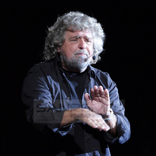 Imperia: domani il comizio di Beppe Grillo, divieto di vendita di bibite in bottiglia e lattina da asporto Imperia: domani il comizio di Beppe Grillo, divieto di vendita di bibite in bottiglia e lattina da asporto