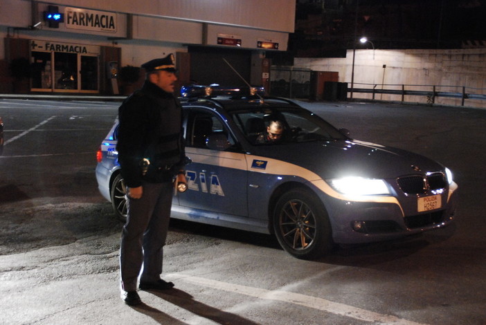 Sanremo: due colpi di pistola ieri sera alle 22.30 sopra il quartiere del Borgo, la Polizia sta cercando il colpevole Sanremo: due colpi di pistola ieri sera alle 22.30 sopra il quartiere del Borgo, la Polizia sta cercando il colpevole