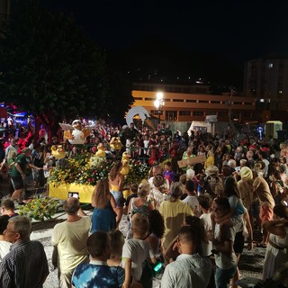 Ventimiglia, sabato torna la Battaglia di Fiori Kids: modifiche alla viabilità e strade chiuse sul lungomare