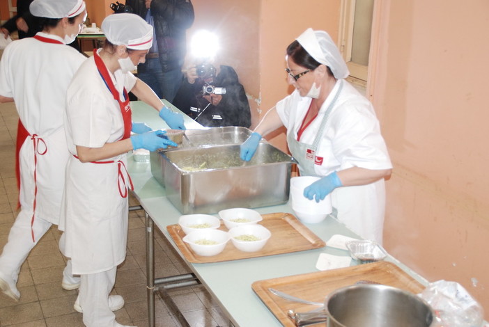 Sanremo: dopo il blitz nelle mense arriva la mail di un gruppo di 'mamme fiduciose'