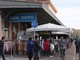 I banchi del mercato dalla ex stazione I banchi del mercato dalla ex stazione