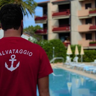 La piscina, in ambito condominiale richiede una gestione professionale e a norma di legge