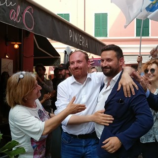 Ventimiglia: l'abbraccio tra Di Muro e Sismondini, Panarello (Udc) "Il bel volto della politica"
