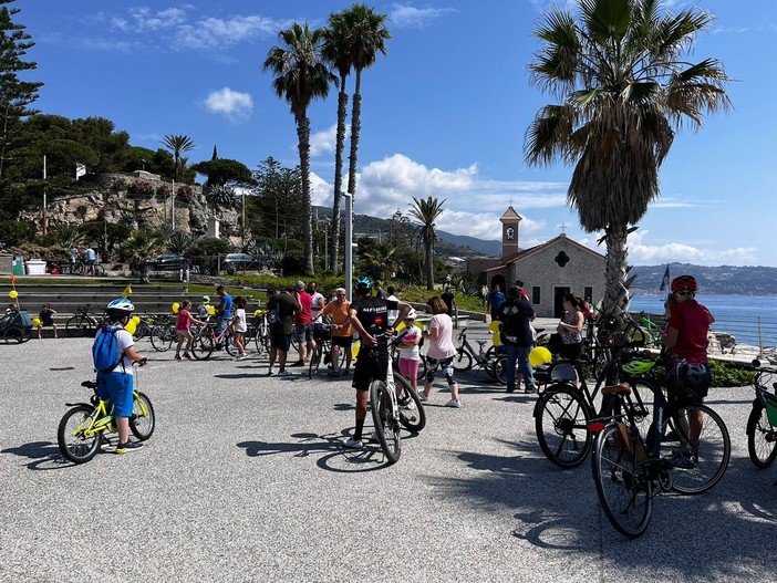 “Il futuro arriva in bicicletta”: Bimbimbici tocca Ventimiglia, Vallecrosia e Bordighera (Foto) “Il futuro arriva in bicicletta”: Bimbimbici tocca Ventimiglia, Vallecrosia e Bordighera (Foto)