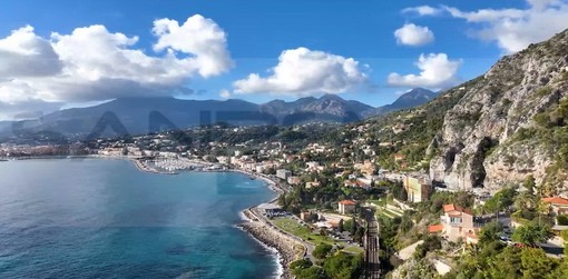 Ventimiglia: "Guida ai migliori beach club d'Italia", tra gli stabilimenti balneari top in Liguria c'è anche La Spiaggetta dei Balzi Rossi Ventimiglia: "Guida ai migliori beach club d'Italia", tra gli stabilimenti balneari top in Liguria c'è anche La Spiaggetta dei Balzi Rossi
