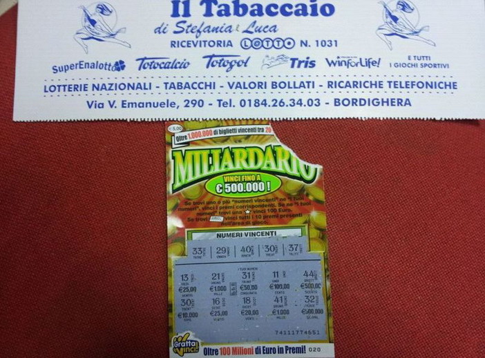 Gratta un "Miliardario" e vince: dea bendata al "Tabaccaio" di Bordighera, ragazza vince 10 mila euro con biglietto da 5 euro Gratta un "Miliardario" e vince: dea bendata al "Tabaccaio" di Bordighera, ragazza vince 10 mila euro con biglietto da 5 euro