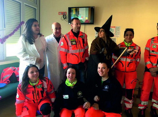 Dopo quella di sabato scorso a Sanremo ieri la Befana è arrivata anche in Pediatria ad Imperia Dopo quella di sabato scorso a Sanremo ieri la Befana è arrivata anche in Pediatria ad Imperia