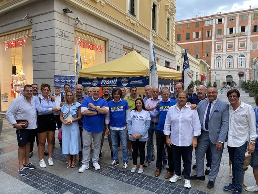 Le immagini dal banchetto di via Matteotti