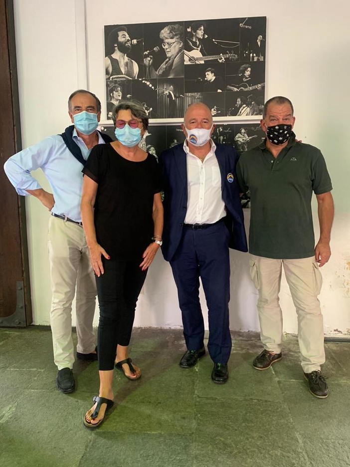 Sanremo: il candidato di Liguria Popolare-Forza Italia Antonio Bissolotti oggi in visita al Club Tenco