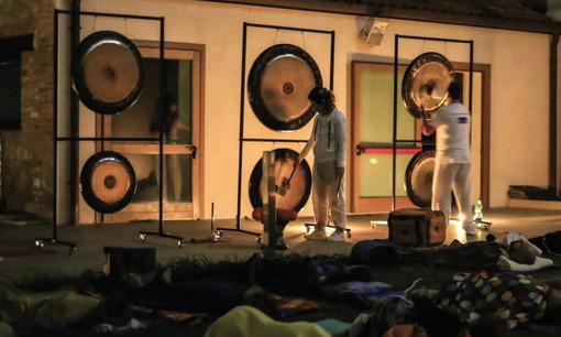 Sanremo: Bagno di Gong al Forte di Santa Tecla, venerdì l’ultimo appuntamento con il benessere Sanremo: Bagno di Gong al Forte di Santa Tecla, venerdì l’ultimo appuntamento con il benessere