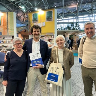 'Sorridi sei a Bordighera': i manifesti del Salone Internazionale dell’Umorismo al Salone del Libro di Torino