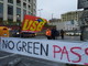Genova: torna la protesta per i 'Green pass', sciopero Usb e blocco dei varchi portuali di San Benigno e Albertazzi (Foto e Video) Genova: torna la protesta per i 'Green pass', sciopero Usb e blocco dei varchi portuali di San Benigno e Albertazzi (Foto e Video)