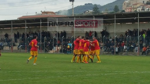Calcio, Promozione. Il Taggia torna alla vittoria: Fiuzzi, Cutellè e Miceli ribaltano l'Arenzano