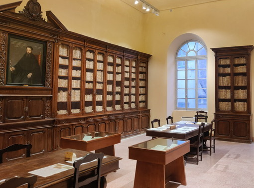 Ventimiglia Alta, il Fondo Antico della Biblioteca Aprosiana apre di sera per l'Agosto Medievale il 7 e 8 agosto Ventimiglia Alta, il Fondo Antico della Biblioteca Aprosiana apre di sera per l'Agosto Medievale il 7 e 8 agosto
