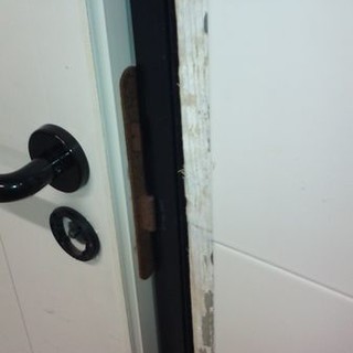 Bordighera: ecco le condizioni dei bagni della piscina comunale, due bagni chiusi e uno inagibile