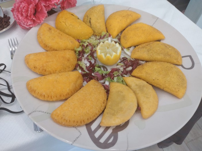 Un viaggio di gusto tra le Ande e i sapori del Perù, terza serata del "Linguaggio del cibo" a Camporosso (Foto) Un viaggio di gusto tra le Ande e i sapori del Perù, terza serata del "Linguaggio del cibo" a Camporosso (Foto)