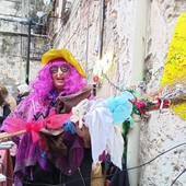 Musica, giochi, racconti, dolcetti e caramelle: la Befana arriva a Ventimiglia Alta (Foto) Musica, giochi, racconti, dolcetti e caramelle: la Befana arriva a Ventimiglia Alta (Foto)