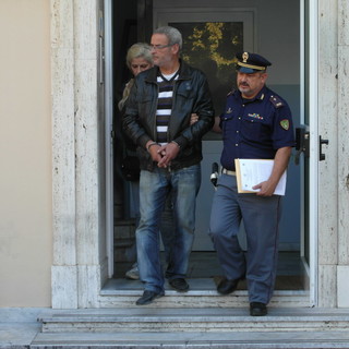 Blitz della Polizia di Frontiera contro il favoreggiamento dell'immigrazione clandestina. Fermate quindici persone Blitz della Polizia di Frontiera contro il favoreggiamento dell'immigrazione clandestina. Fermate quindici persone
