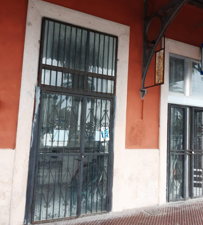 Sanremo: ex stazione ferroviaria, i bagni pubblici restano chiusi: il disagio lungo la ciclabile (Foto) Sanremo: ex stazione ferroviaria, i bagni pubblici restano chiusi: il disagio lungo la ciclabile (Foto)