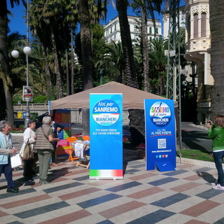 Sulla passeggiata dell’Imperatrice il banchetto di ‘Sanremo al Centro’ e ‘Noi per Sanremo’
