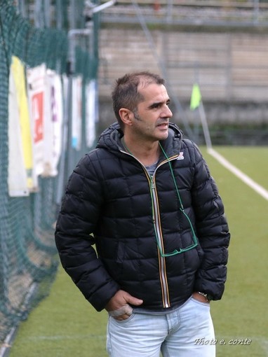 Nella foto Enzo Ambesi, allenatore del Bordighera Sant'Ampelio: la sua squadra ha rallentato