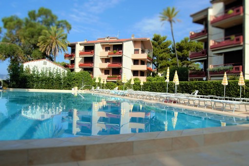 Le piscine condominiali in tempi di emergenza sanitaria richiedono una gestione professionale e a norma di legge Le piscine condominiali in tempi di emergenza sanitaria richiedono una gestione professionale e a norma di legge