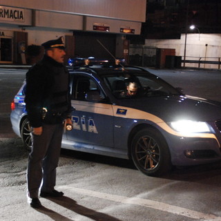 Sanremo: due colpi di pistola ieri sera alle 22.30 sopra il quartiere del Borgo, la Polizia sta cercando il colpevole Sanremo: due colpi di pistola ieri sera alle 22.30 sopra il quartiere del Borgo, la Polizia sta cercando il colpevole