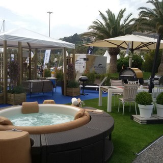 Tre giorni di sole e bel tempo hanno illuminato l'Oltremare Exposition del gruppo Benza, gli specialisti dell'Outdoor Living Tre giorni di sole e bel tempo hanno illuminato l'Oltremare Exposition del gruppo Benza, gli specialisti dell'Outdoor Living