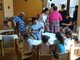 Taggia: gli anziani del centro per malati di alzheimer di Casa Serena in visita ai bimbi dell'asilo domiciliare “Le Bollicine” (Foto)
