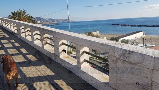 Sanremo: balaustra degradata e pericolosa tra corso Imperatrice e via Vittorio Emanuele (Foto) Sanremo: balaustra degradata e pericolosa tra corso Imperatrice e via Vittorio Emanuele (Foto)