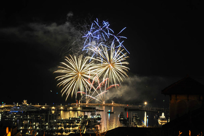 Imperia: stasera Borgo Marina si accende con i 'venerdì estivi', serata con i fuochi d'artificio Imperia: stasera Borgo Marina si accende con i 'venerdì estivi', serata con i fuochi d'artificio