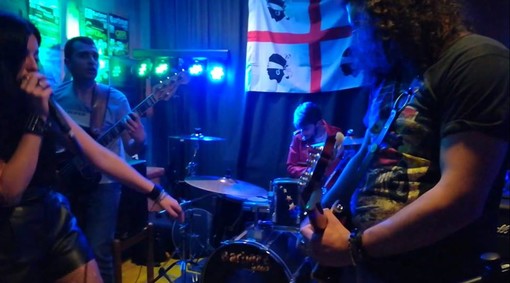 Ventimiglia: successo per il concerto dei 'Burning leaf' al Barbone In Rock (video) Ventimiglia: successo per il concerto dei 'Burning leaf' al Barbone In Rock (video)