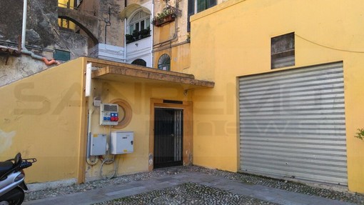 Sanremo: bagni pubblici chiusi in piazza San Siro da oltre un anno per una cabina elettrica vicina (Foto) Sanremo: bagni pubblici chiusi in piazza San Siro da oltre un anno per una cabina elettrica vicina (Foto)