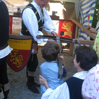 Bajardo: lunedì scorso grande festa con i balestrieri di Ventimiglia