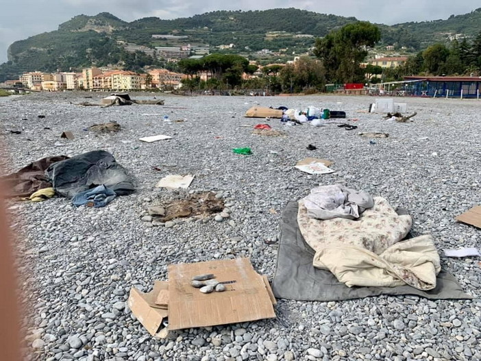 Ventimiglia: ordinanze contro alcolici e bivacchi, le forti critiche di PD e Alternativa Intemelia